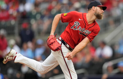 Chris Sale dominates with 7 shutout innings as the Braves rout the Rangers 15-1